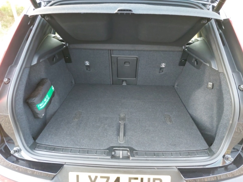 Used Volvo XC40 2024 for sale - 76911660: Photo 8