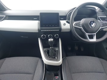 Used Renault Clio 2021 for sale - 78321069: Photo