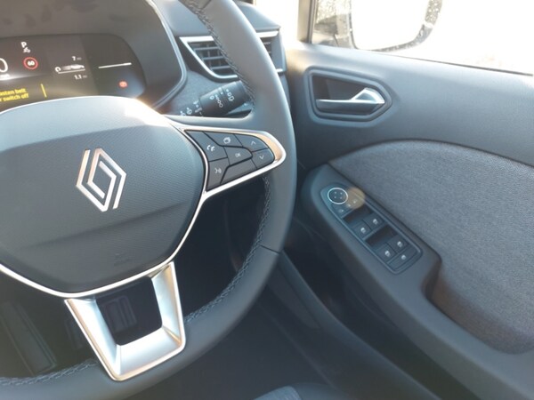 Used Renault Clio 2025 for sale - 76244264: Photo 10