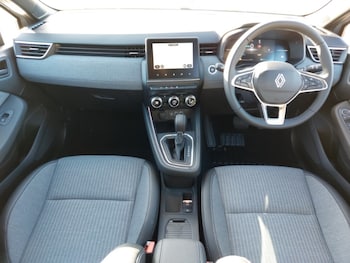 Used Renault Clio 2025 for sale - 76244356: Photo 2
