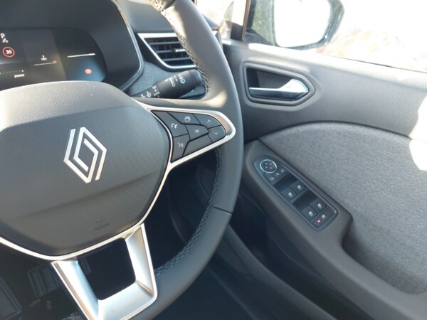 Used Renault Clio 2025 for sale - 76244356: Photo 9
