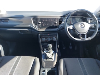 Used Volkswagen T-Roc 2018 for sale - 78225097: Photo