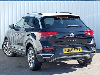 Used Volkswagen T-Roc 2018 for sale - 78225097: Photo