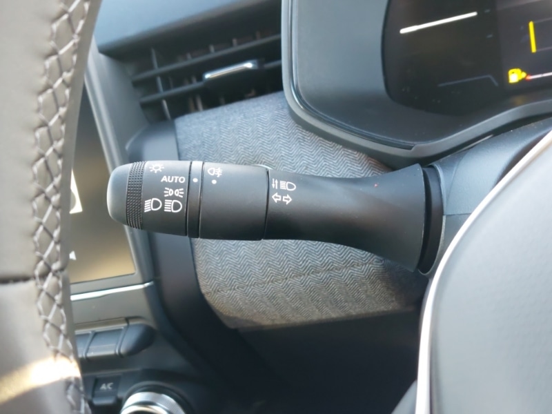 Used Renault Clio 2025 for sale - 76885361: Photo 16