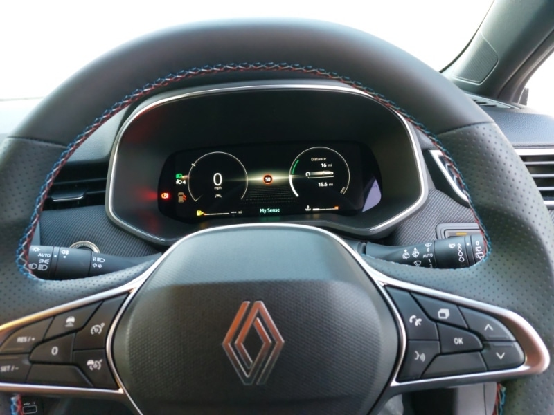 Used Renault Clio 2025 for sale - 77252039: Photo 11