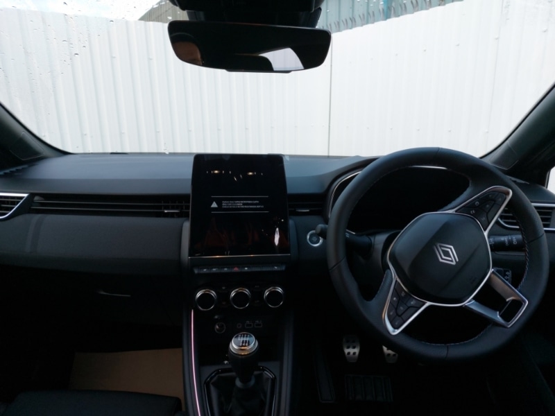 Used Renault Clio 2025 for sale - 77252039: Photo 2