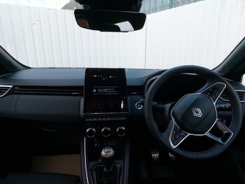 Used Renault Clio 2025 for sale - 77252039: Photo