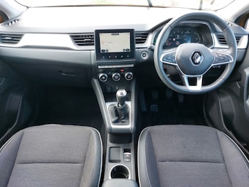 Used Renault Captur 2022 for sale - 76456160: Photo