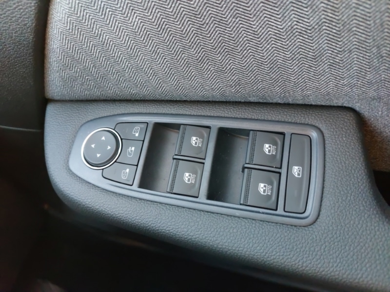 Used Renault Clio 2025 for sale - 76885346: Photo 13