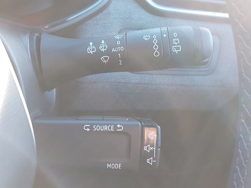 Used Renault Clio 2025 for sale - 76885346: Photo 17