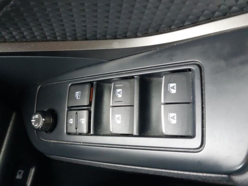 Used Toyota C-HR 2017 for sale - 76726393: Photo 13