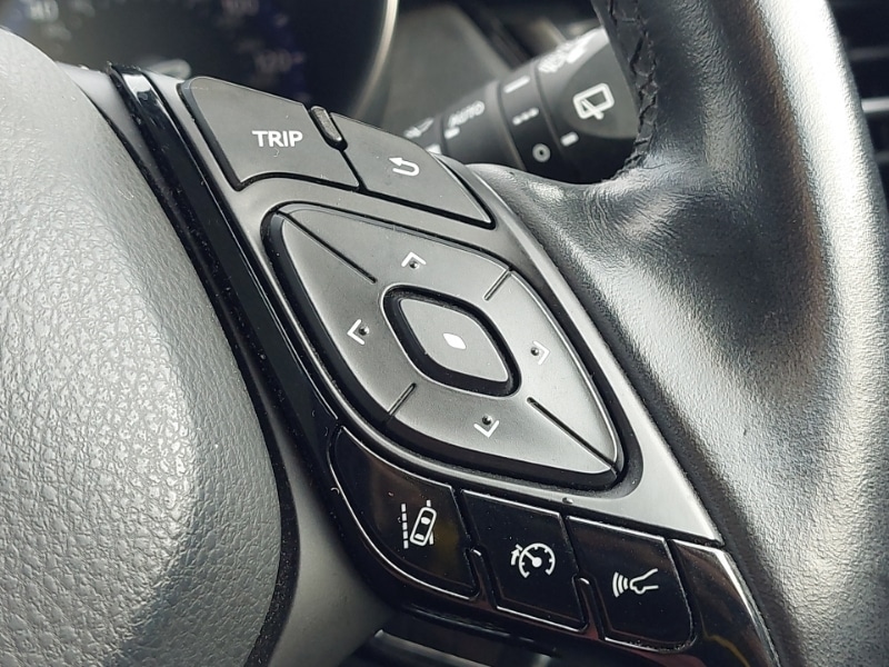 Used Toyota C-HR 2017 for sale - 76726393: Photo 15