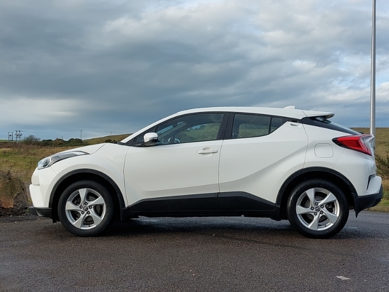 Used Toyota C-HR 2017 for sale - 76726393: Photo 4