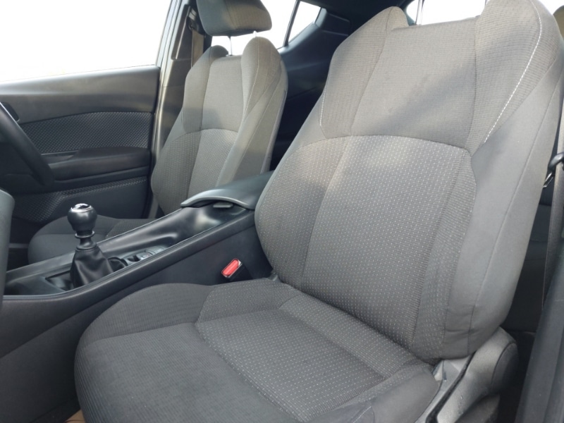 Used Toyota C-HR 2017 for sale - 76726393: Photo 5