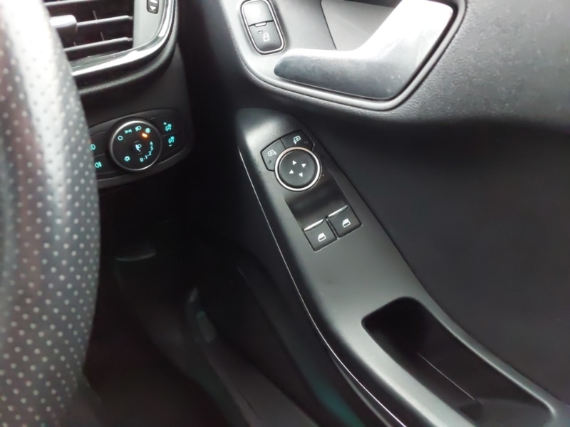 Used Ford Fiesta 2019 for sale - 77669900: Photo 15