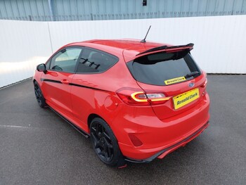 Used Ford Fiesta 2019 for sale - 77669900: Photo