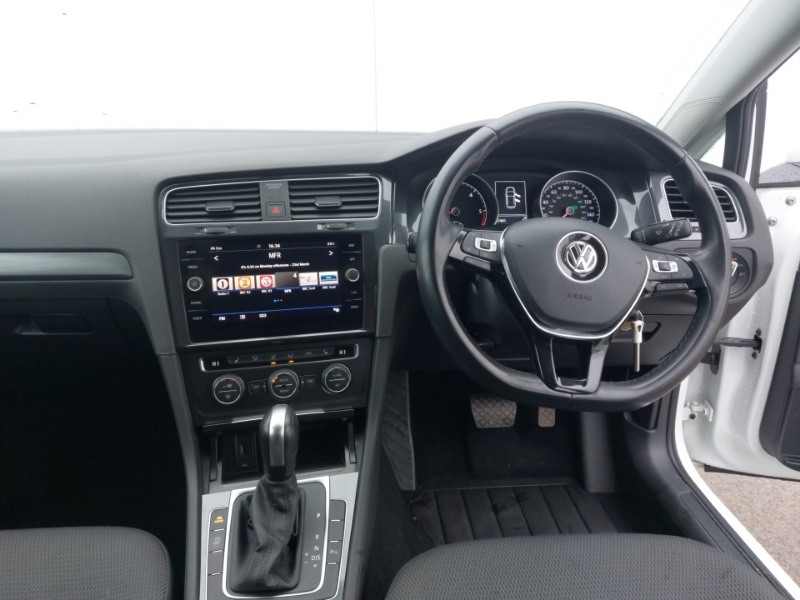 Used Volkswagen Golf 2020 for sale - 77992574: Photo 2