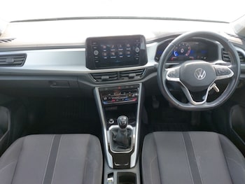 Used Volkswagen T-Roc 2023 for sale - 75576072: Photo