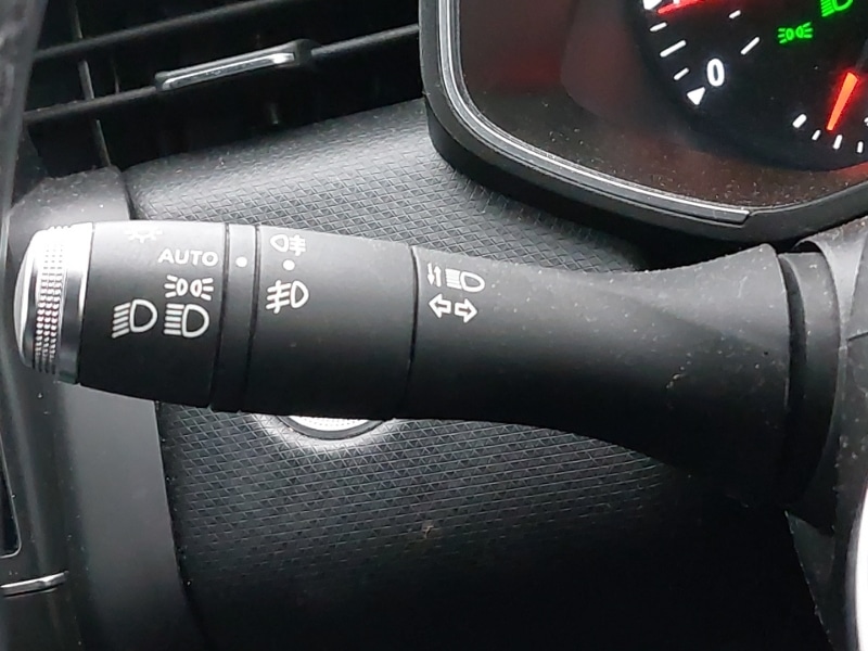 Used Renault Clio 2020 for sale - 76369808: Photo 16