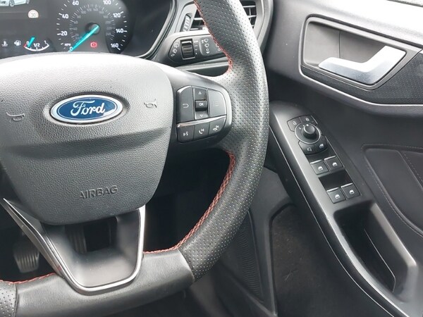 Used Ford Focus 2023 for sale - 75767883: Photo 10