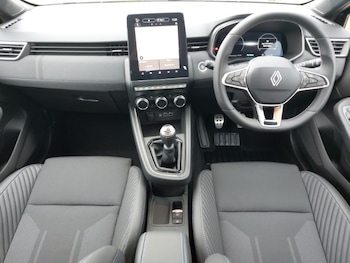 Used Renault Clio 2026 for sale - 79420585: Photo