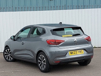Used Renault Clio 2023 for sale - 79243052: Photo