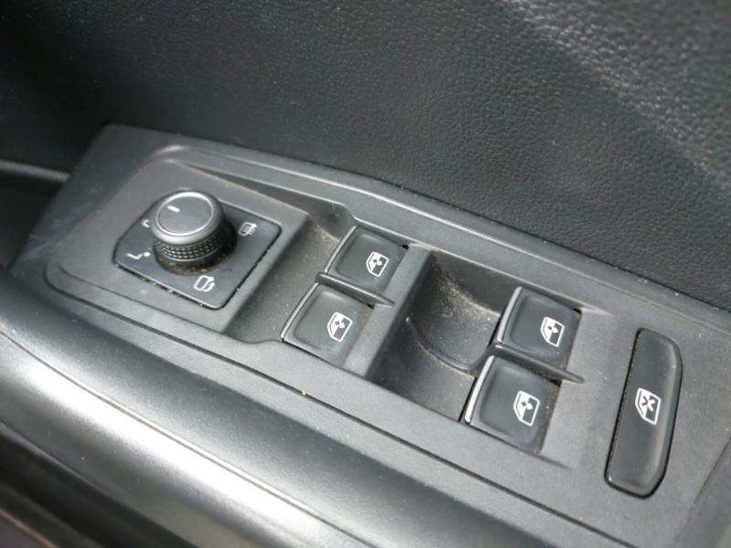 Used Volkswagen T-Roc 2018 for sale - 76130115: Photo 12