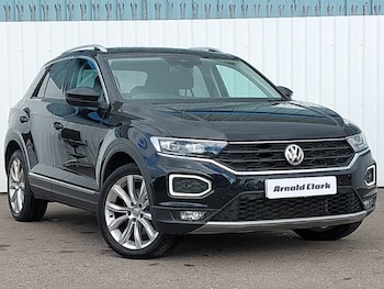 Used Volkswagen T-Roc 2018 for sale - 76130115: Photo