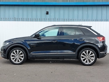 Used Volkswagen T-Roc 2018 for sale - 76130115: Photo