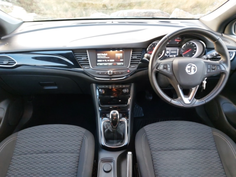 Used Vauxhall Astra 2017 for sale - 76644011: Photo 2