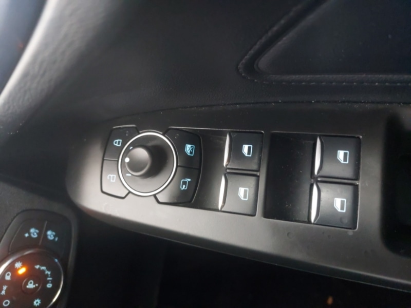 Used Ford Focus 2023 for sale - 76885366: Photo 13