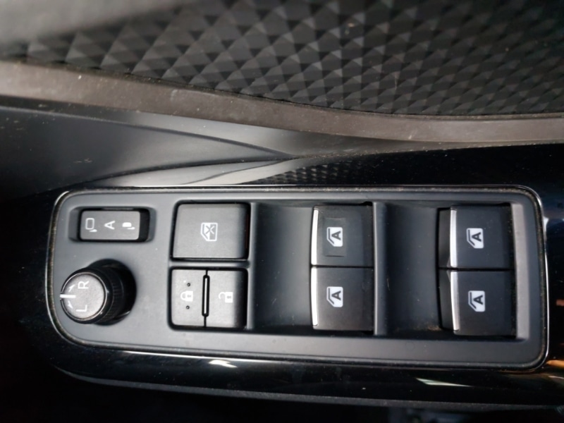 Used Toyota C-HR 2019 for sale - 77669884: Photo 12