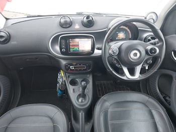 Used smart fortwo 2018 for sale - 76408143: Photo