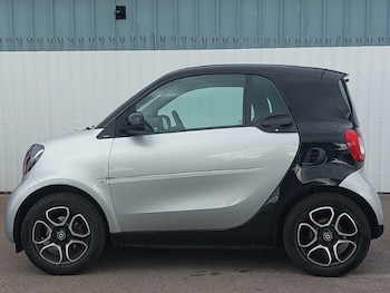 Used smart fortwo 2018 for sale - 76408143: Photo