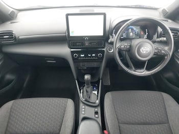 Used Toyota Yaris Cross 2024 for sale - 77165248: Photo