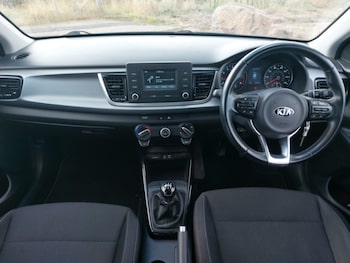 Used Kia Rio 2017 for sale - 76071077: Photo 2