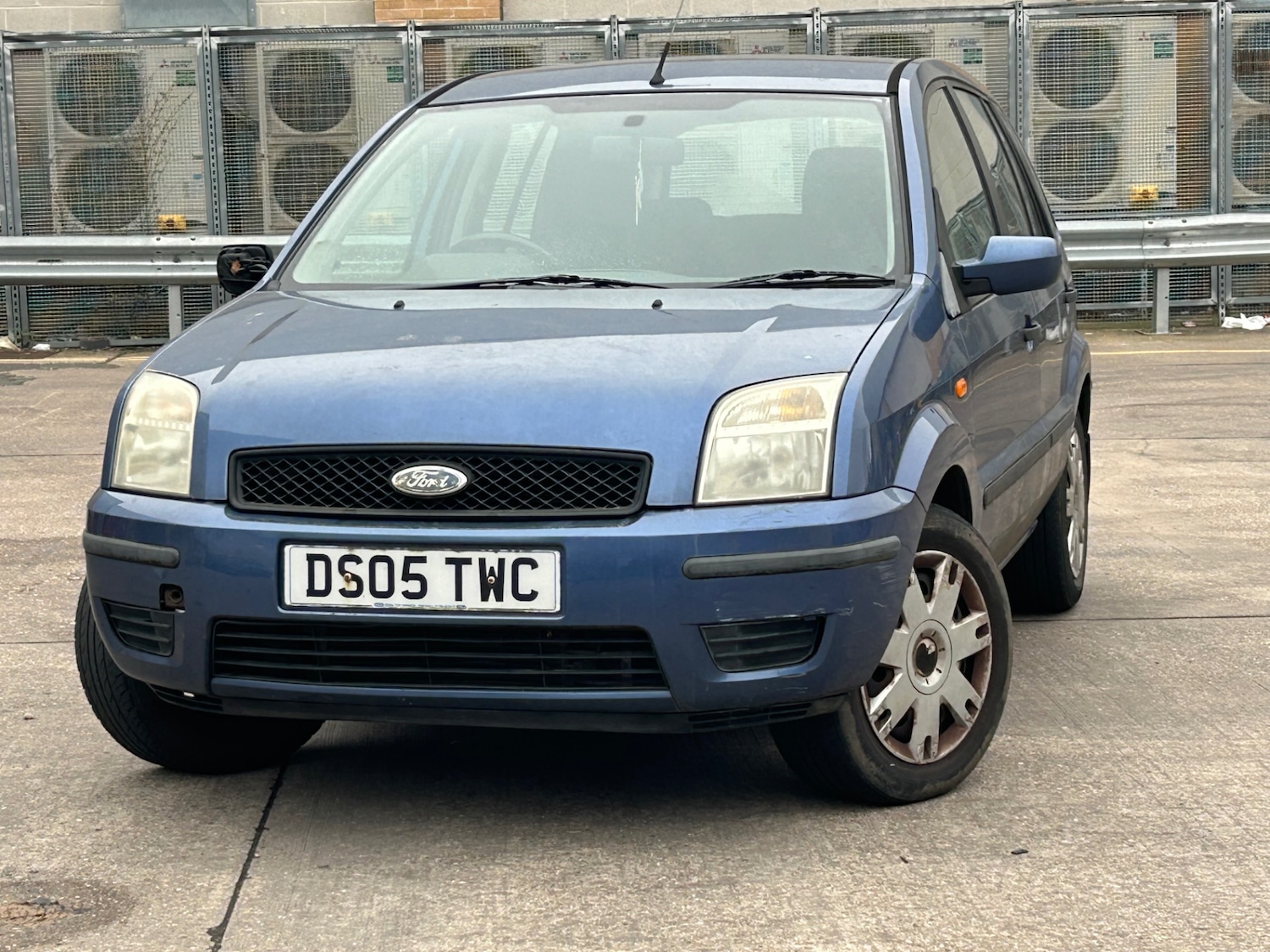 Used Ford Fusion 2005 for sale - 77781306: Photo 2