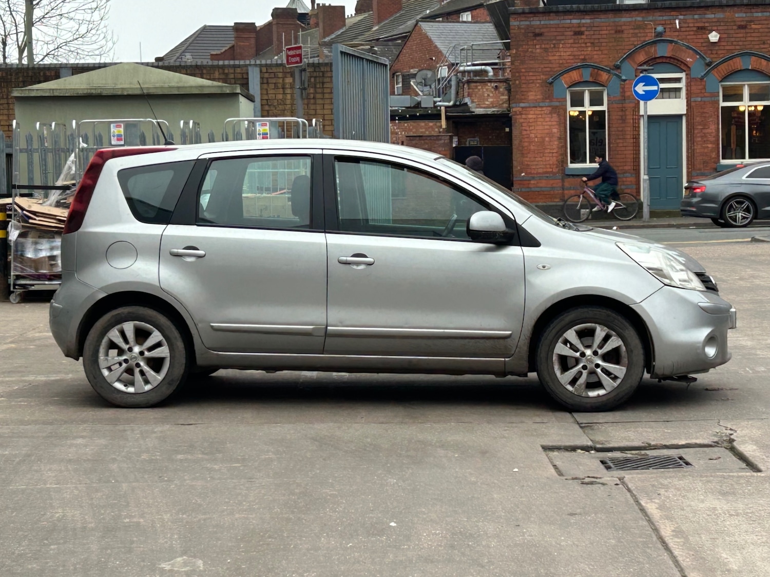 Used Nissan Note 2009 for sale - 77791563: Photo 4