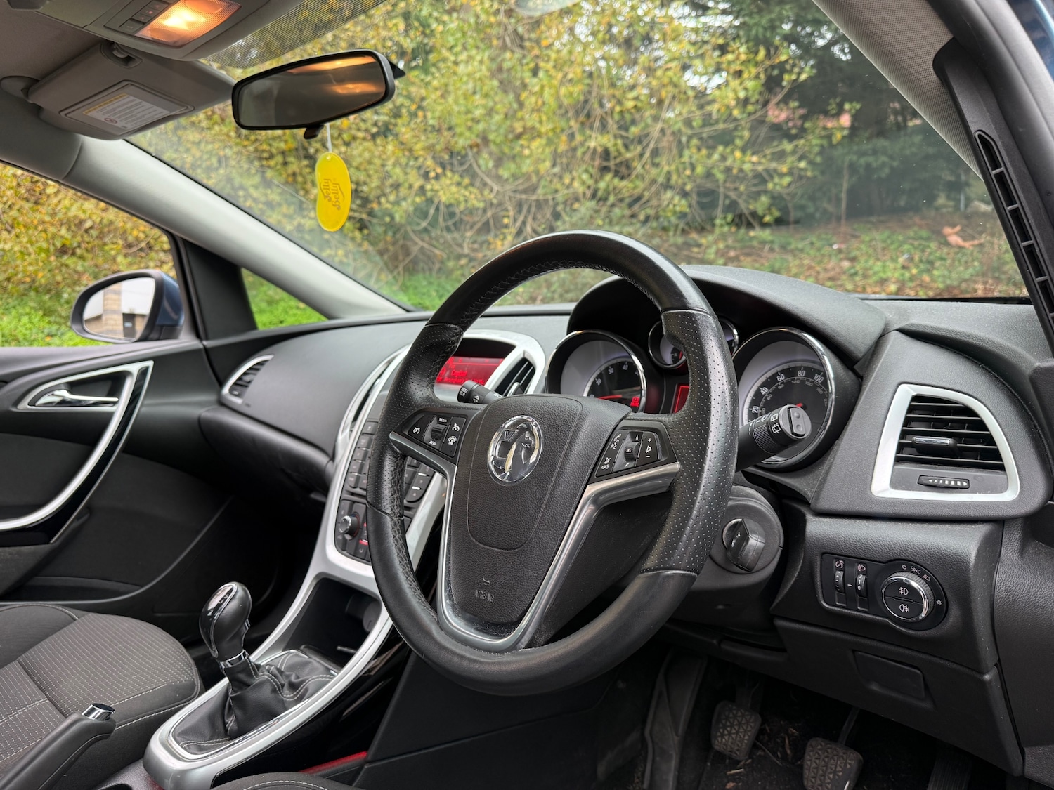 Used Vauxhall Astra 2012 for sale - 76555333: Photo 10