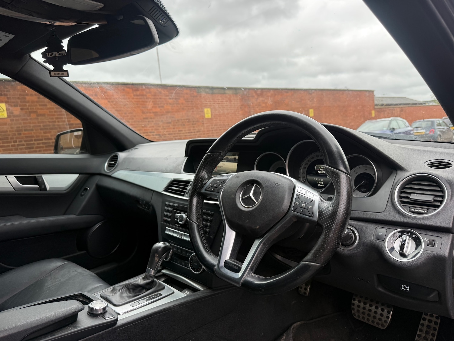 Used Mercedes-Benz C Class 2013 for sale - 76555350: Photo 6