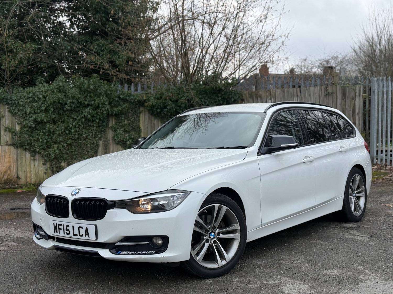 Used BMW 3 Series 2015 for sale - 77632616: Photo 2