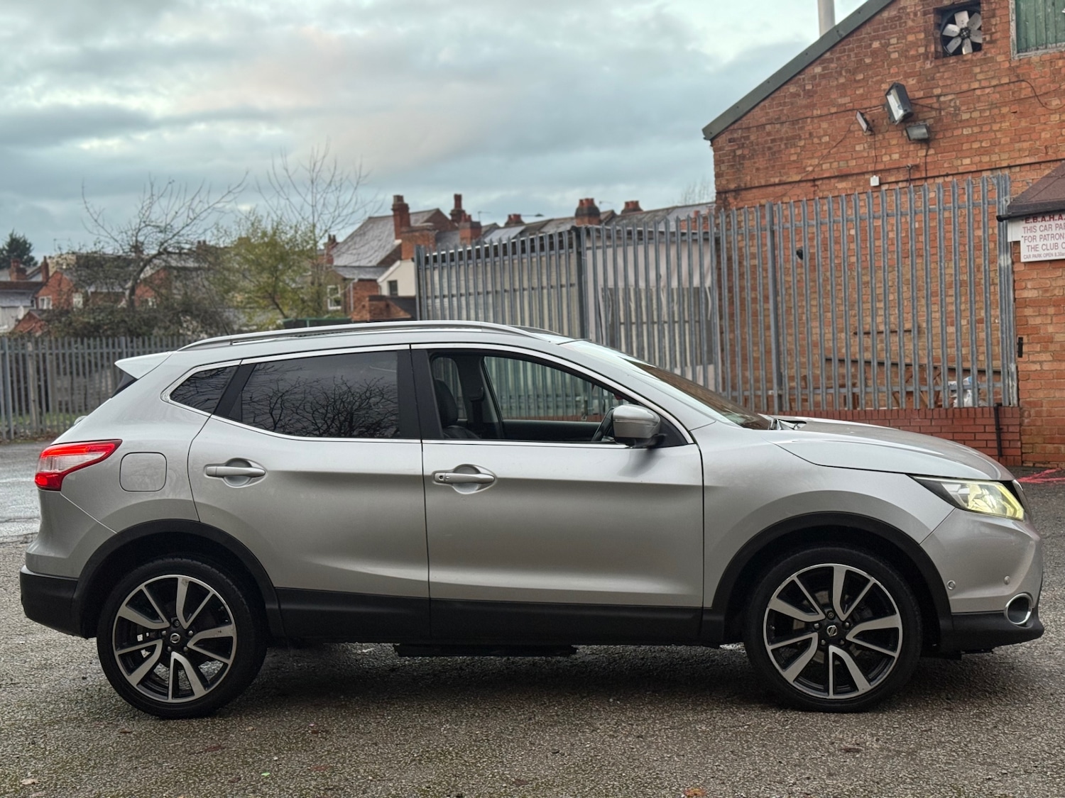 Used Nissan Qashqai 2014 for sale - 76684444: Photo 5