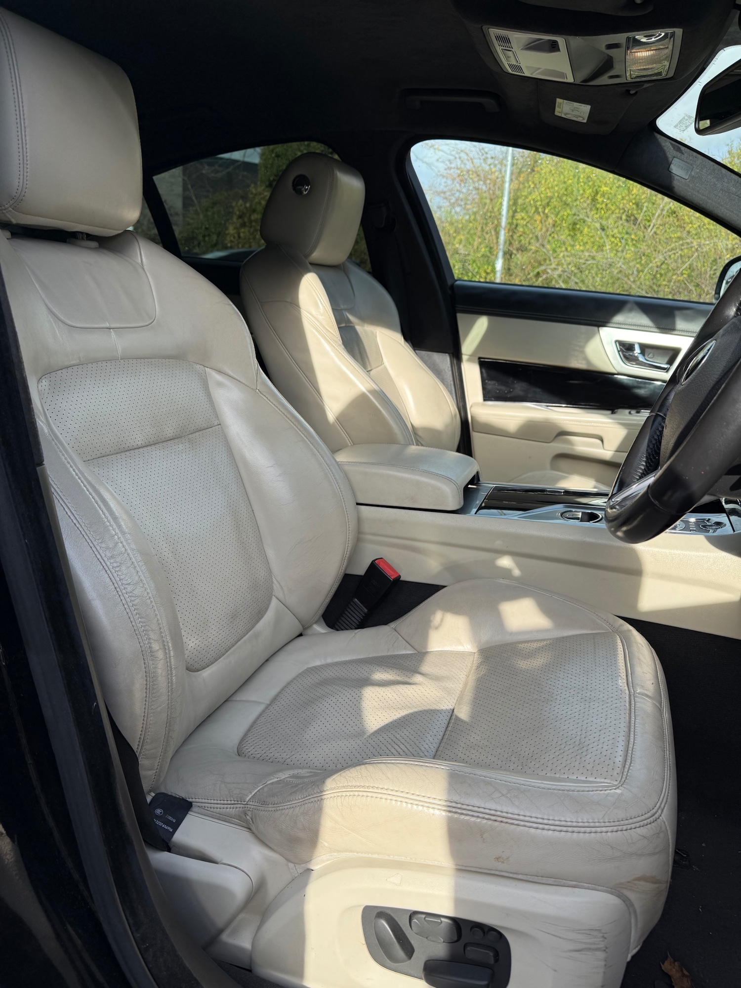 Used Jaguar XF 2014 for sale - 76571954: Photo 10