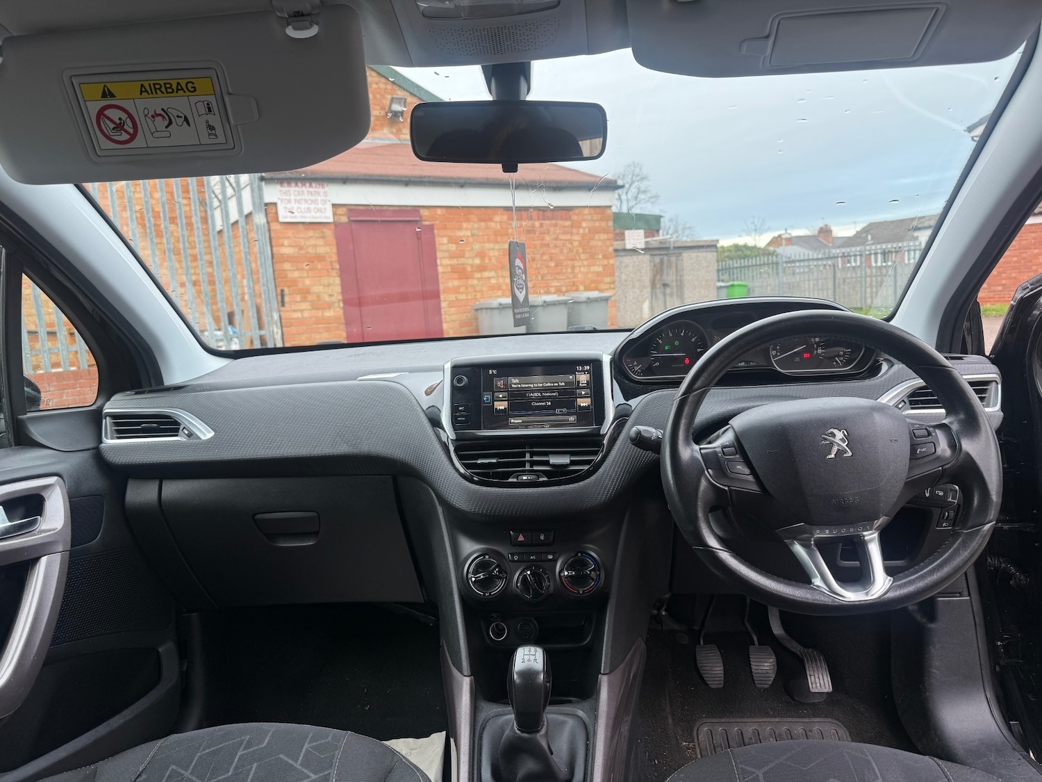 Used Peugeot 2008 2015 for sale - 76709188: Photo 10