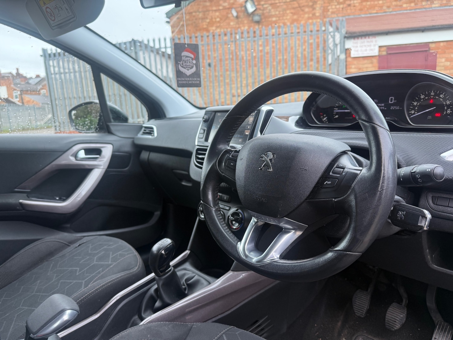 Used Peugeot 2008 2015 for sale - 76709188: Photo 11