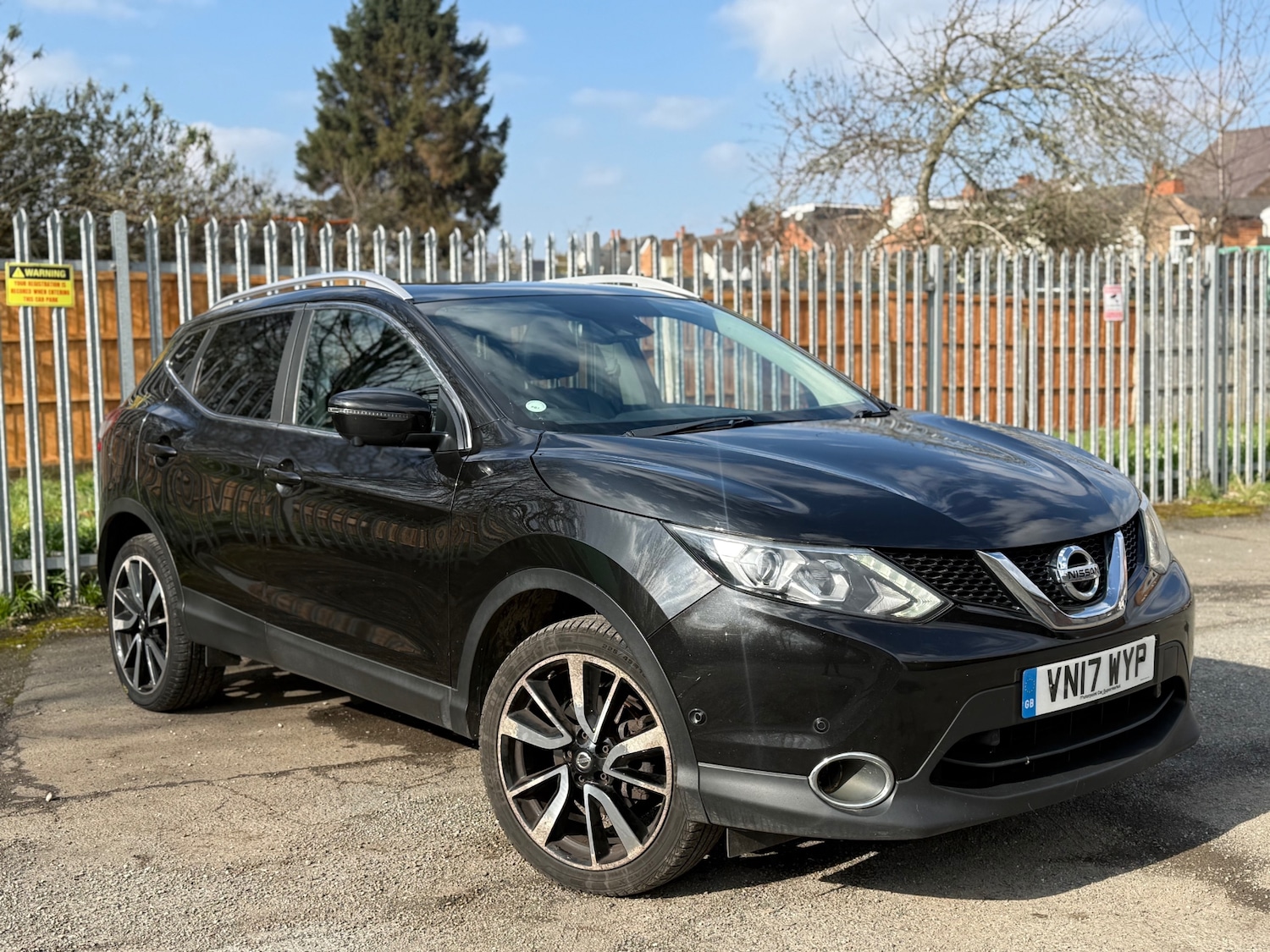 Used Nissan Qashqai 2017 for sale - 77760664: Photo 2