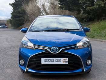 Used Toyota Yaris 2015 for sale - 74037400: Photo