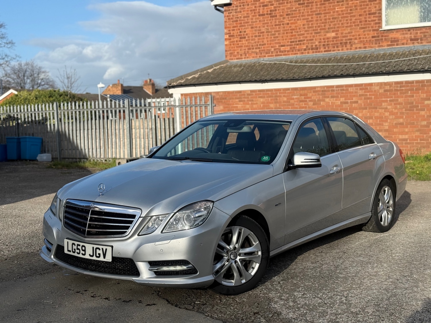Used Mercedes-Benz E Class 2009 for sale - 78070731: Photo 2