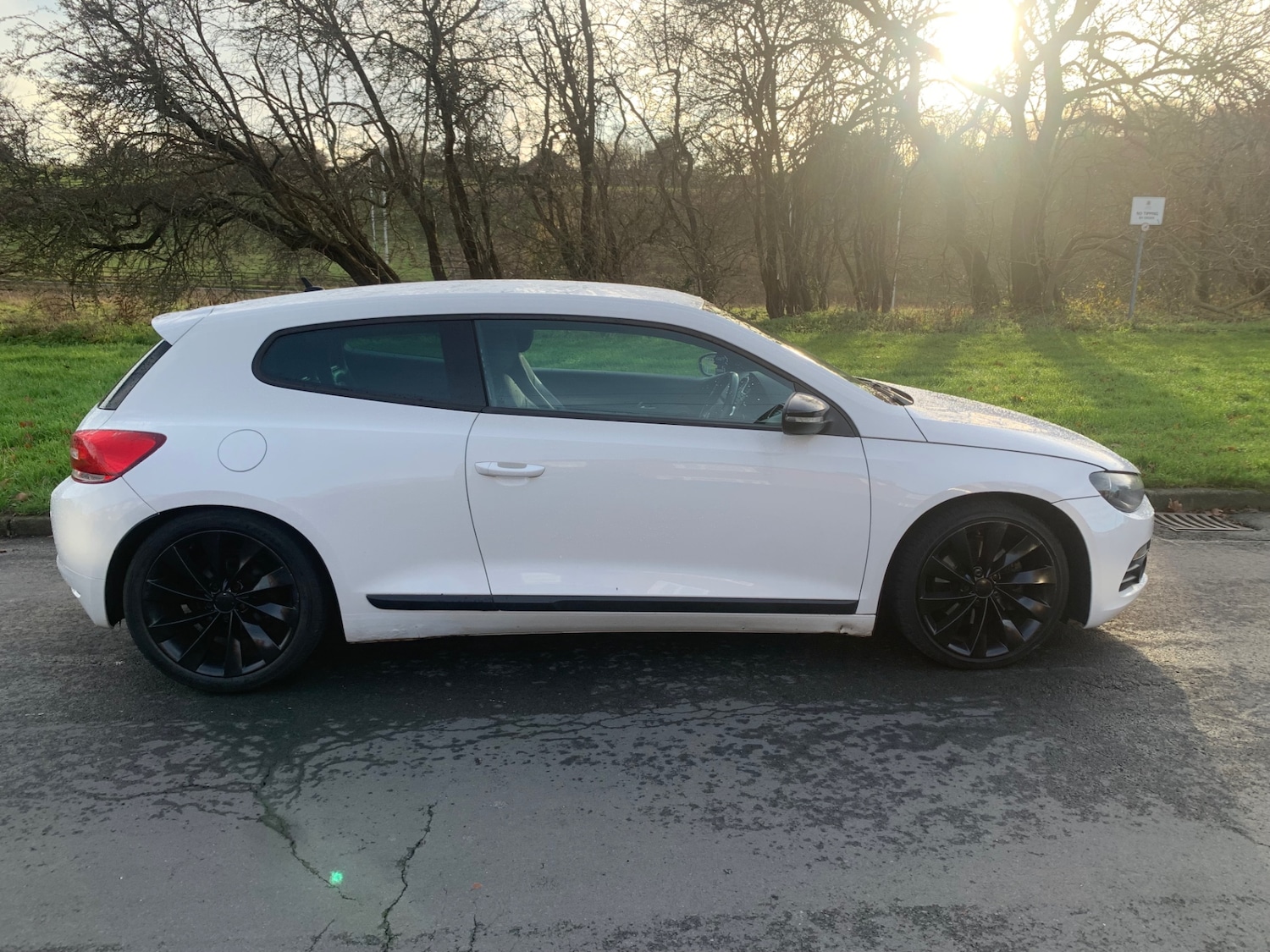 Used Volkswagen Scirocco 2009 for sale - 77008933: Photo 2