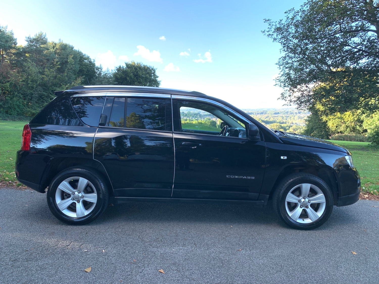 Used Jeep Compass 2012 for sale - 76376980: Photo 2